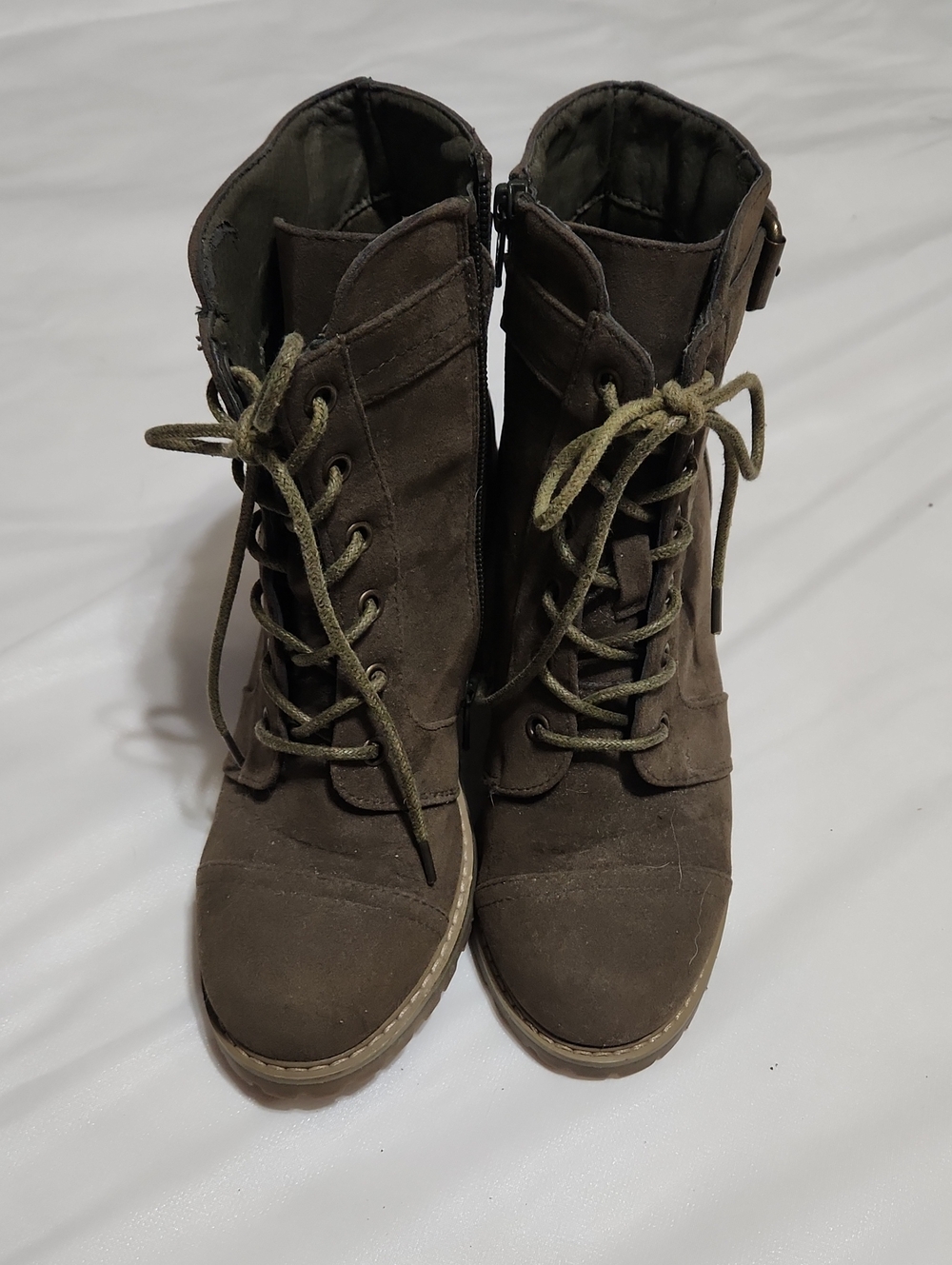 hippie laundry Olive Lace-Up Combat Boots